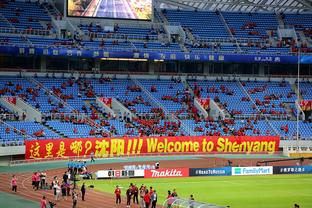 39岁的求胜欲！中国球迷近距离拍到C罗鼓动球迷+与队友庆祝进球